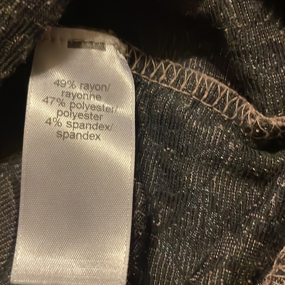 Maurice’s Top - Picture 4 of 7